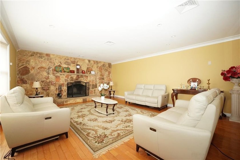 Welcome to this exceptional two-family home in Staten Island - photo 4