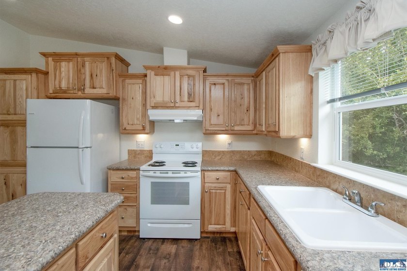 Welcome home! 4 BR, 2 BA home PLUS 2 car detached garage w/ - photo 8