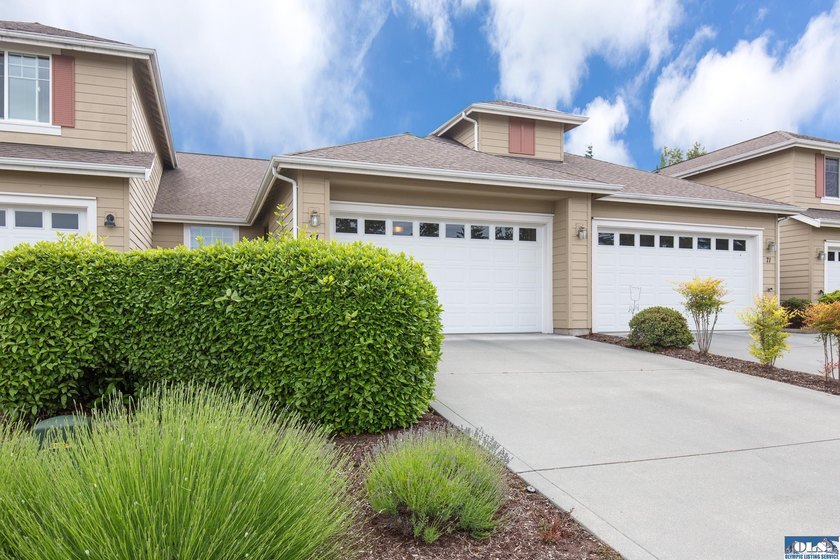 Single Story 2 bedroom, 2 bath townhome in desirable Jennie - photo 2