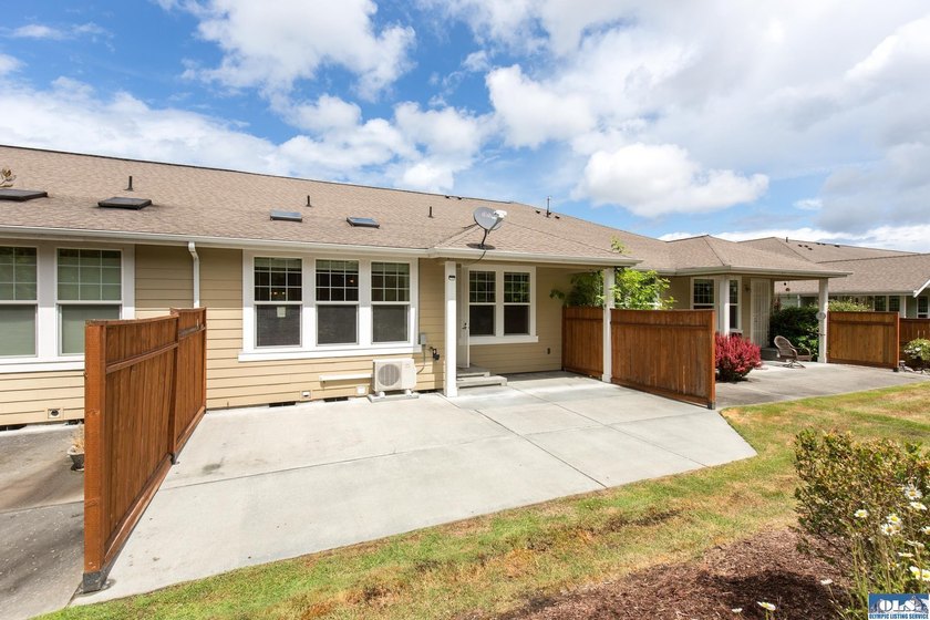 Single Story 2 bedroom, 2 bath townhome in desirable Jennie - photo 7