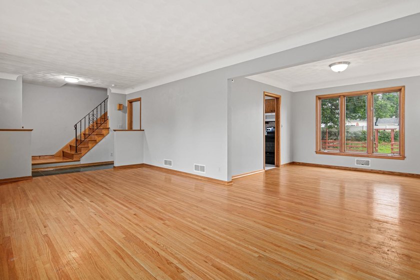 First time on the market! Lovingly maintained by the original - photo 6
