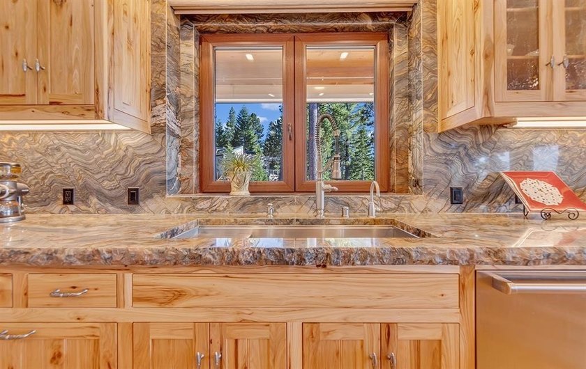 Welcome to your dream mountain retreat - a newer custom estate - photo 13