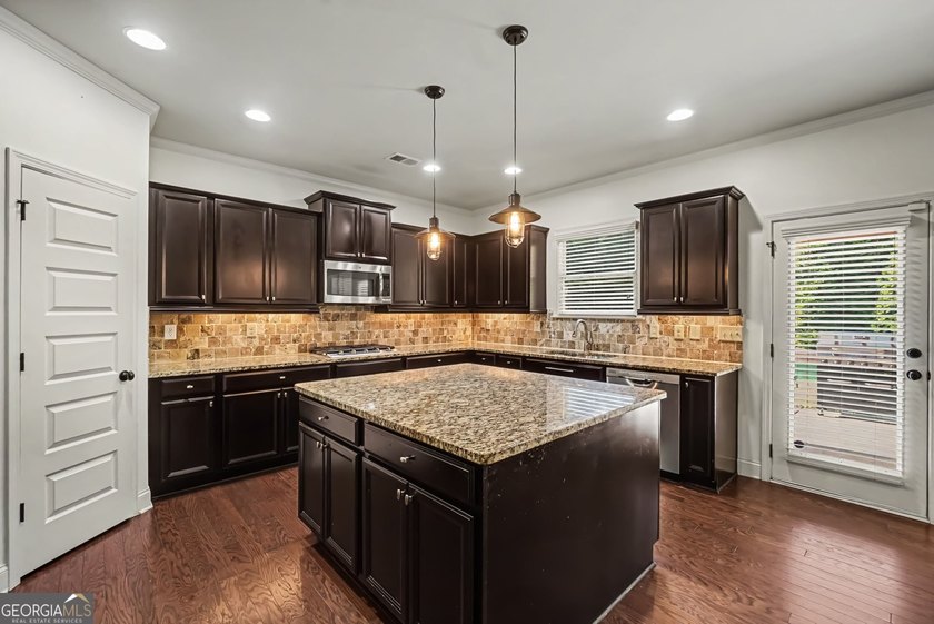 Welcome to your move-in-ready home! This well-maintained - photo 15
