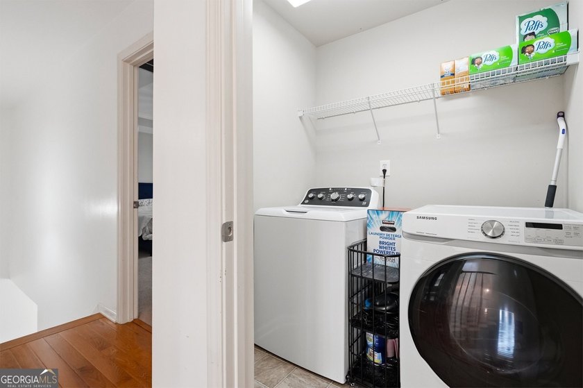Welcome to this beautifully maintained 4-bedroom, 2.5-bath - photo 21