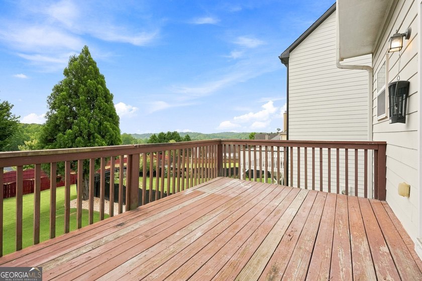 Welcome to this beautifully maintained 4-bedroom, 2.5-bath - photo 22