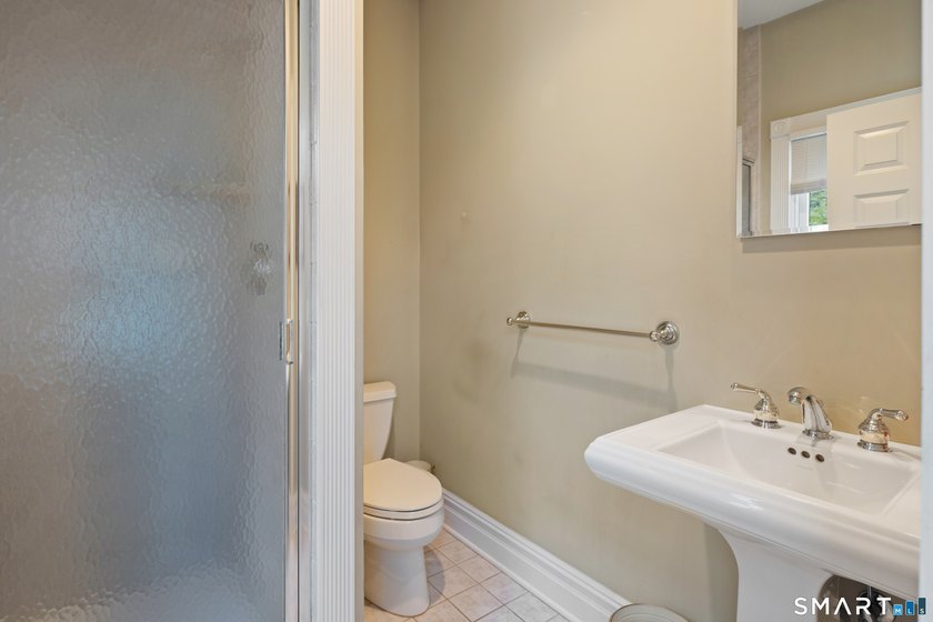 Exceptional custom-built 4 to 5 bedroom Colonial in desirable - photo 23
