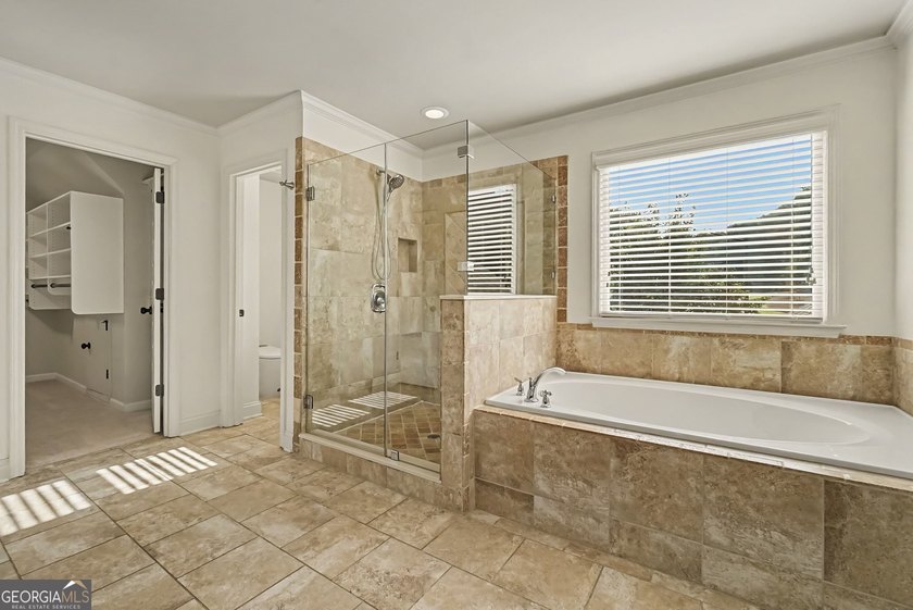 Welcome to your move-in-ready home! This well-maintained - photo 26