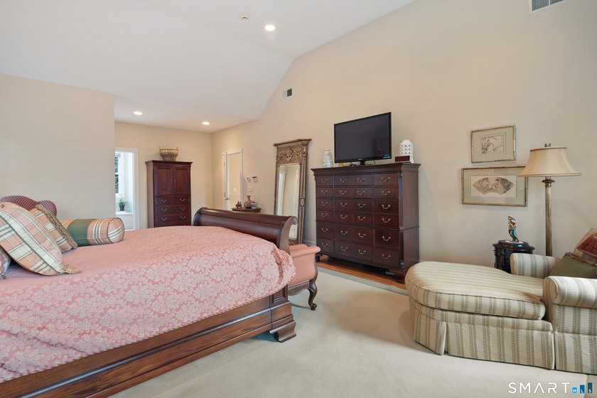 Exceptional custom-built 4 to 5 bedroom Colonial in desirable - photo 27