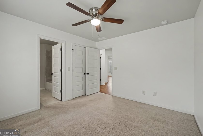 Welcome to your move-in-ready home! This well-maintained - photo 29