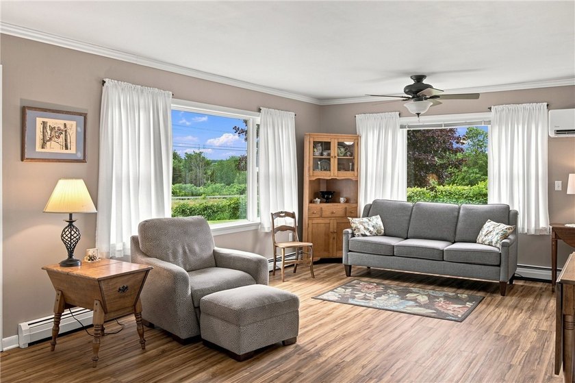 Welcome to the home you've been waiting for! Situated scenically - photo 5