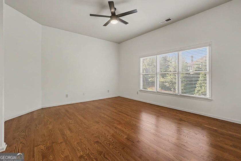 Welcome to your move-in-ready home! This well-maintained - photo 36