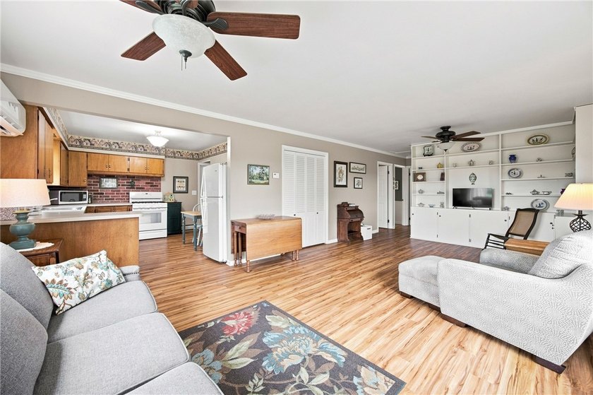 Welcome to the home you've been waiting for! Situated scenically - photo 7