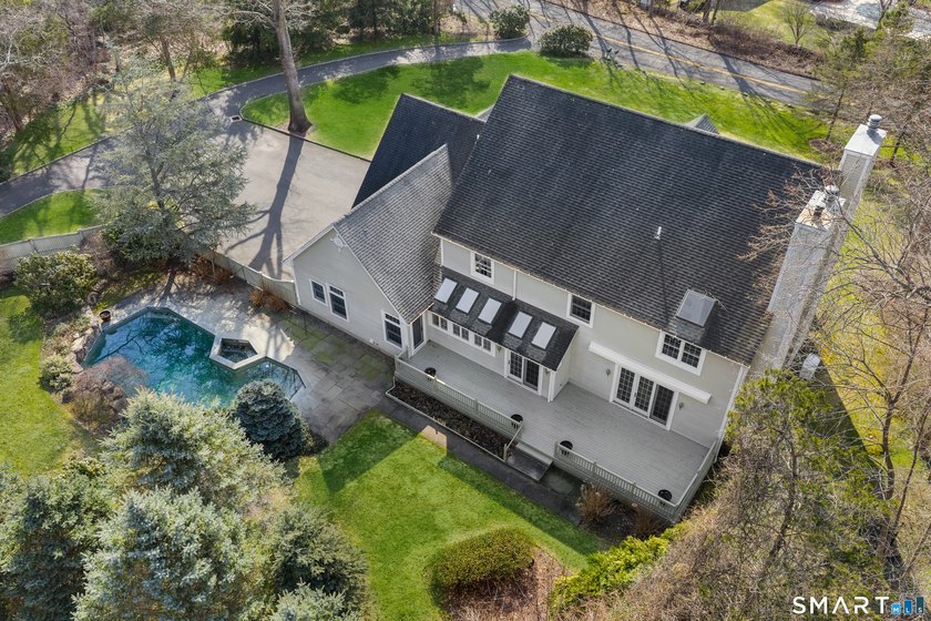 Exceptional custom-built 4 to 5 bedroom Colonial in desirable - photo 37