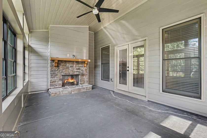 Welcome to your move-in-ready home! This well-maintained - photo 40