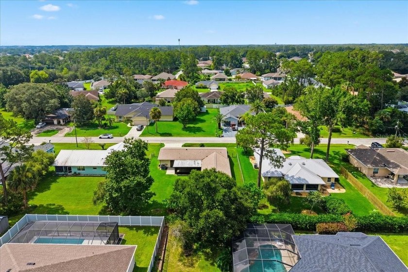 Welcome home to 10 Fenwick Lane, a charming starter home or - photo 41