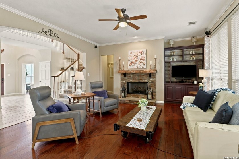 Luxury Living in The Terraces at Encino Park. Welcome to this - photo 5