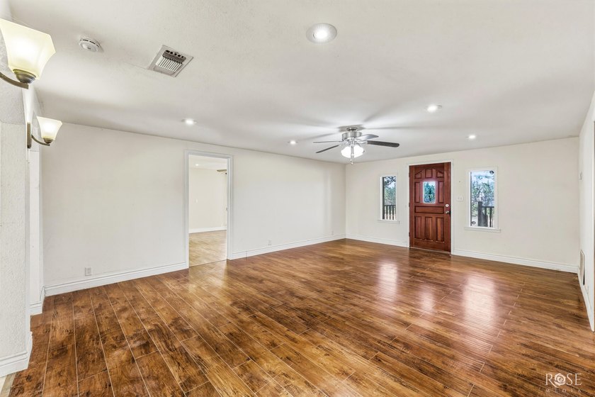 Looking for your own oasis in Robert Lee? Look no further! This - photo 7