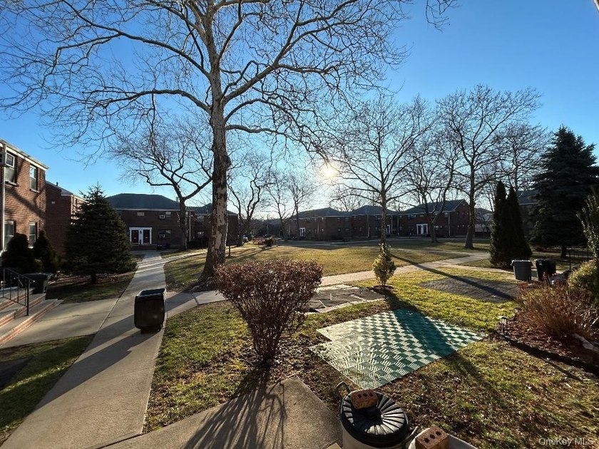 Totally Renovated Clearview One Bedroom Lower Level Unit (Size 3 - photo 22