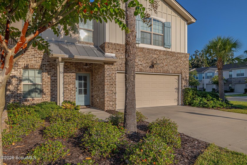 Looking for low maintenance island living with modern style and - photo 3
