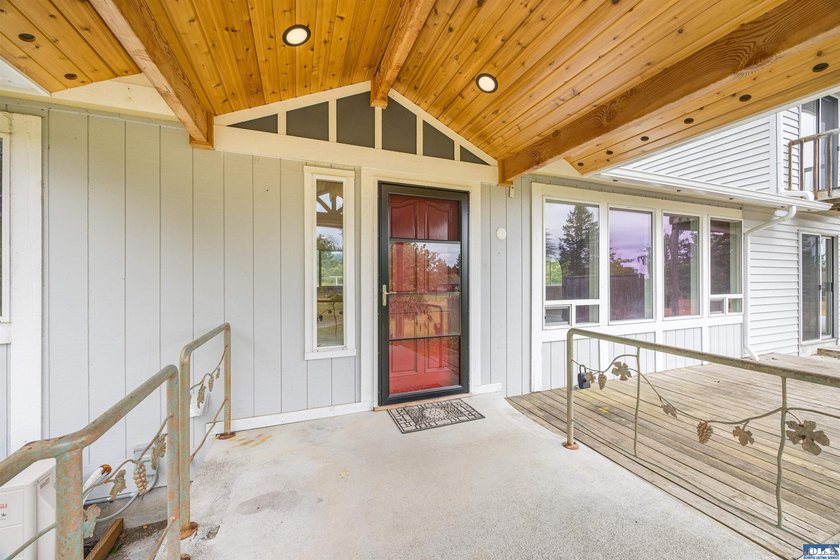 Nestled in the heart of the Olympic Peninsula, this unique 3 - photo 4