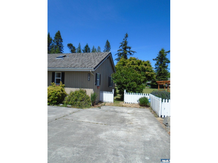 Don't miss this exceptional opportunity to own this charming - photo 4