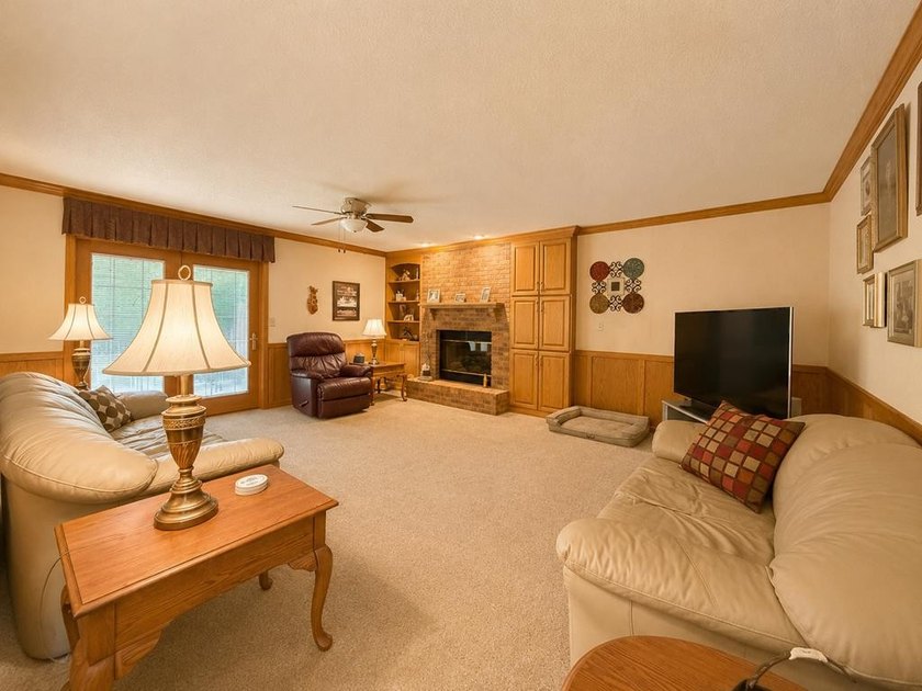 Quality-built brick ranch in desirable River Forest Estates! - photo 21