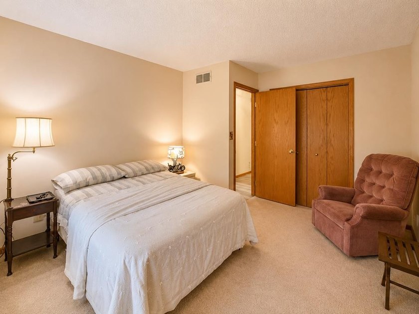 Quality-built brick ranch in desirable River Forest Estates! - photo 33