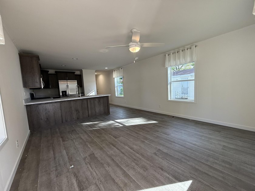 Motivated Sellers! First 3 months Lot Rent $600.00 mo Free - photo 3