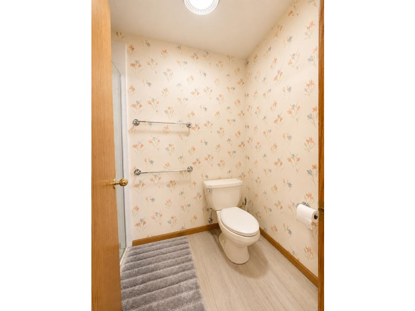 Quality-built brick ranch in desirable River Forest Estates! - photo 44