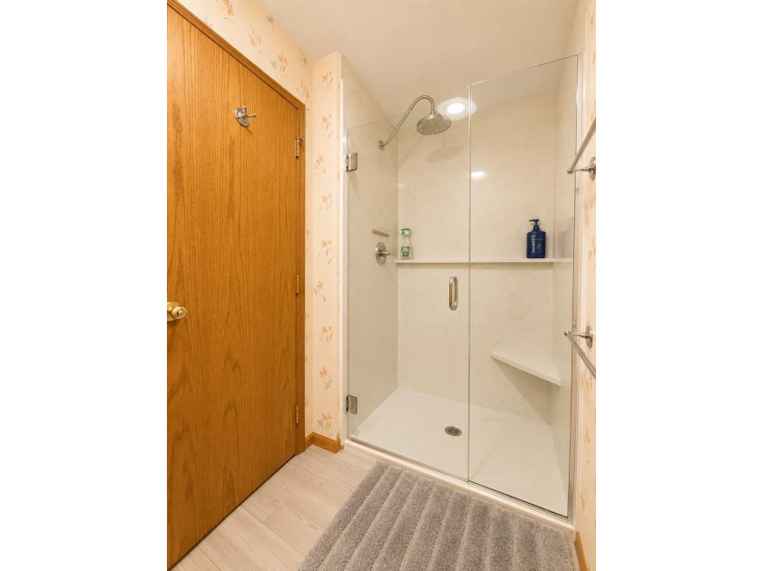 Quality-built brick ranch in desirable River Forest Estates! - photo 45