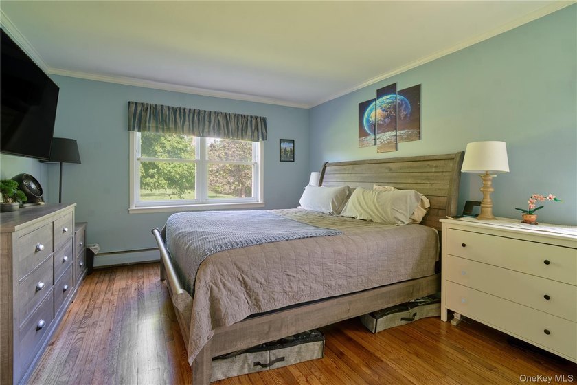 Welcome home to this bright and inviting remodeled 1st floor - photo 6