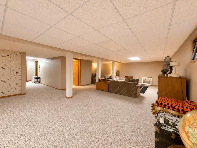 Quality-built brick ranch in desirable River Forest Estates! - photo 47