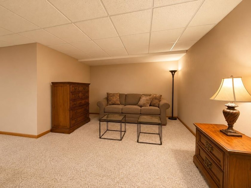 Quality-built brick ranch in desirable River Forest Estates! - photo 49