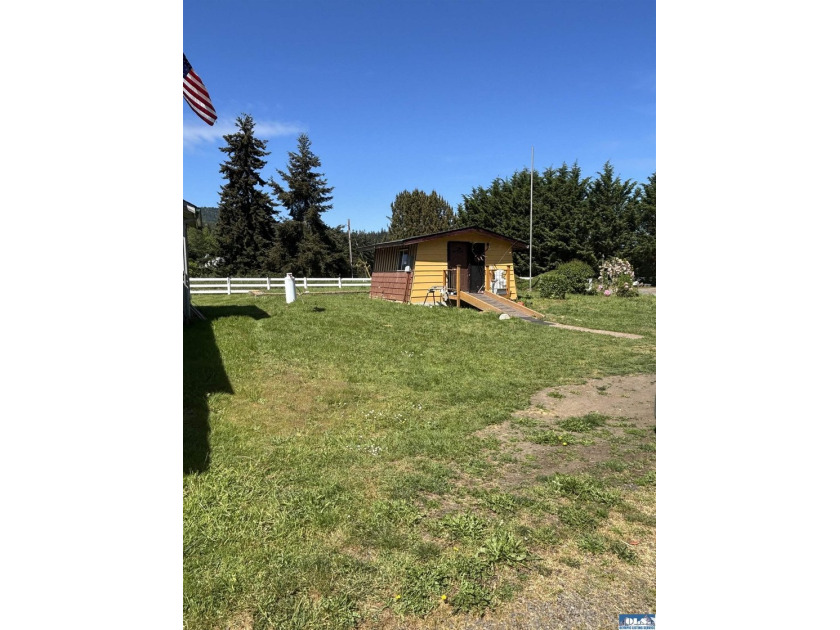 Rare 3.78 acre riverfront compound In the heart of the Olympic - photo 10