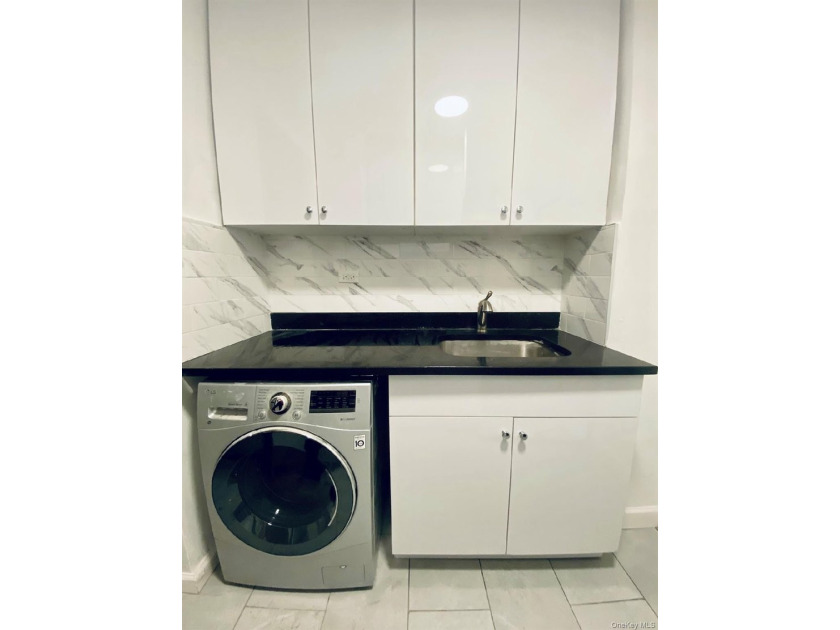 Spacious and bright high-floor 1-bedroom, 1-bath condo located - photo 9