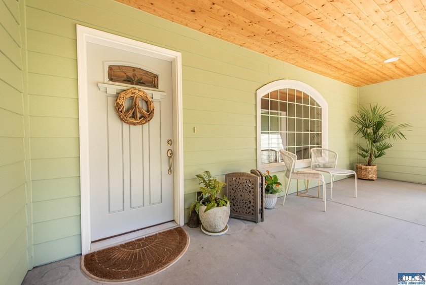 Welcome to a home where craftsmanship, comfort, and Sequim - photo 4
