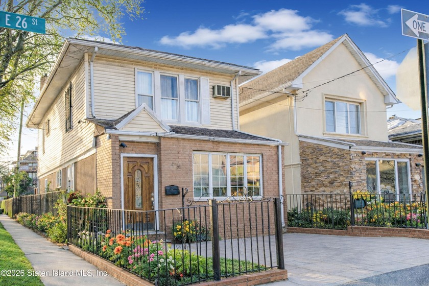 Welcome to this beautiful corner property located in the heart - photo 2