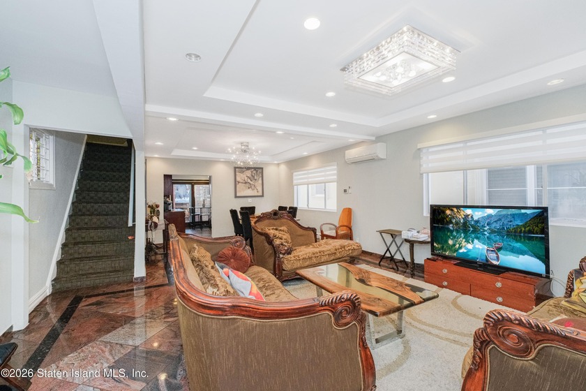 Welcome to this beautiful corner property located in the heart - photo 5