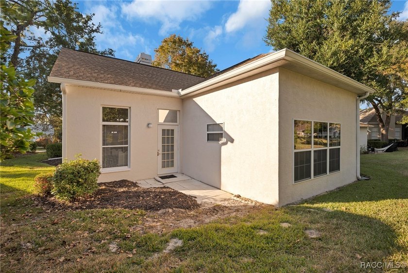 Enter to vaulted ceilings, beautiful bamboo floors in living and - photo 36