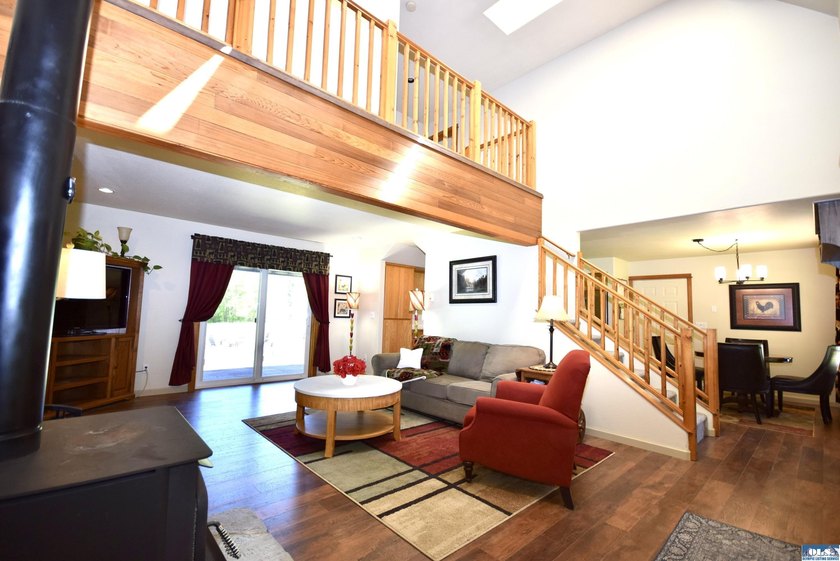 Discover the perfect blend of privacy, sunshine, and country - photo 7