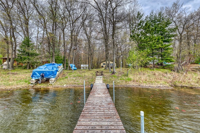 Tucked among the trees on the shores of beautiful Ellsworth Lake - photo 10