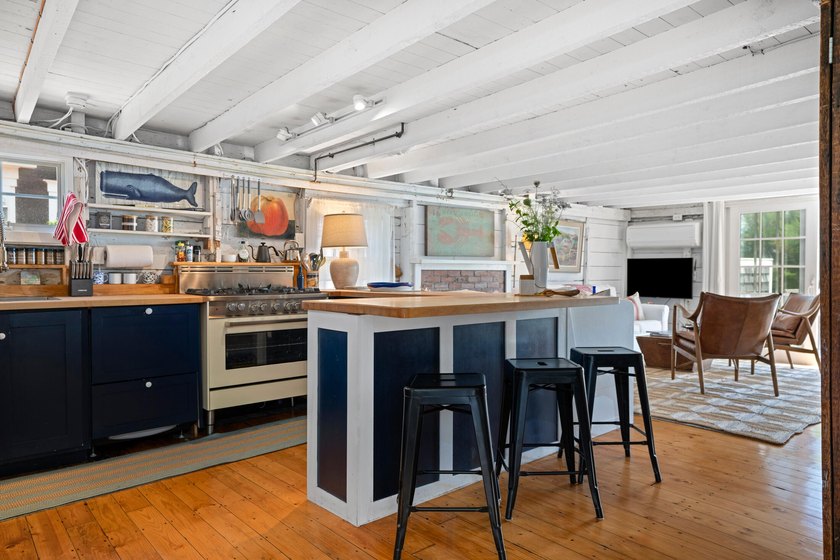 Welcome to your private waterfront retreat in the east end of - photo 4