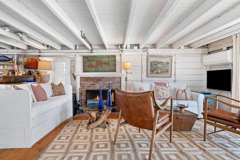Welcome to your private waterfront retreat in the east end of - photo 5