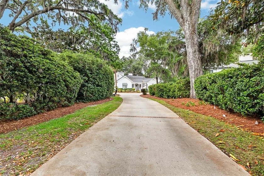 One-Story!! Welcome to 203 Merion, a rare opportunity to own a - photo 3