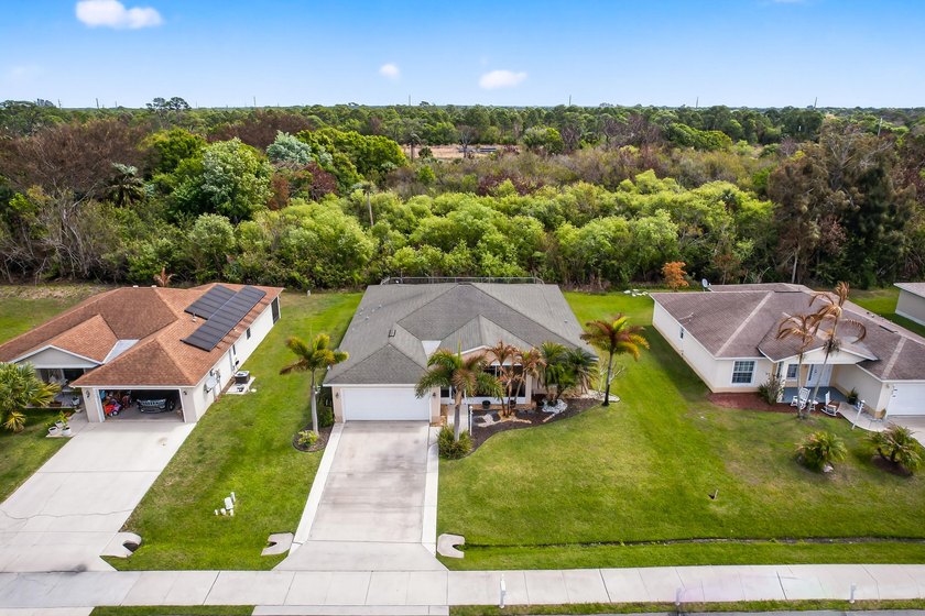REDUCED! Welcome home to this 4 bedroom, 2 1/2 bath CBS home - photo 3
