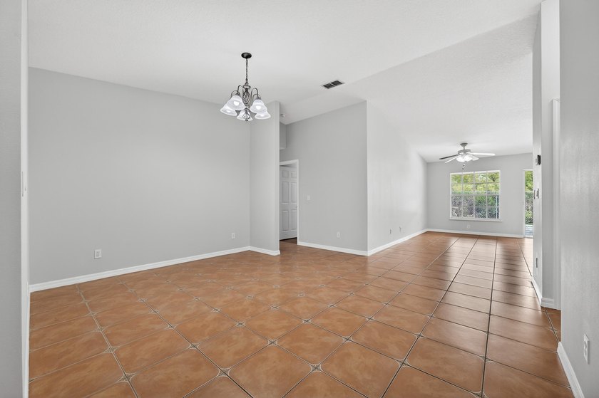 REDUCED! Welcome home to this 4 bedroom, 2 1/2 bath CBS home - photo 5