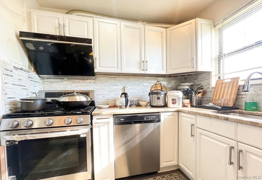 NO INTERVIEW / Garden-Style 1 Bedroom Coop for Sale in South - photo 6