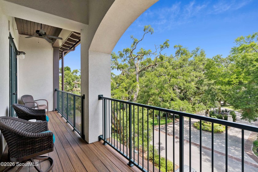 Rare opportunity to own a penthouse (top floor) in the Village - photo 2
