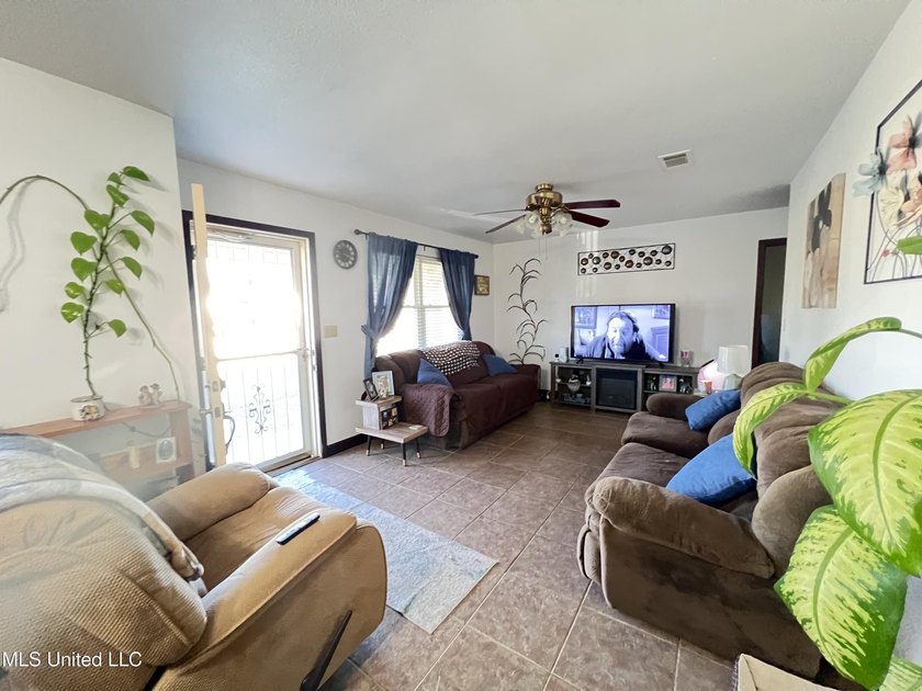 Your New Home Awaits! This charming 3-bedroom, 1.5-bath home - photo 2