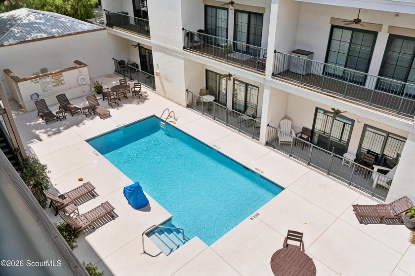 Rare opportunity to own a penthouse (top floor) in the Village - photo 5